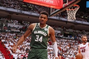 爱游戏体育平台-密尔沃基雄鹿训练开放日，加时末段止住颓势引欢呼，德甲在即，纪律约束更严格的简单介绍